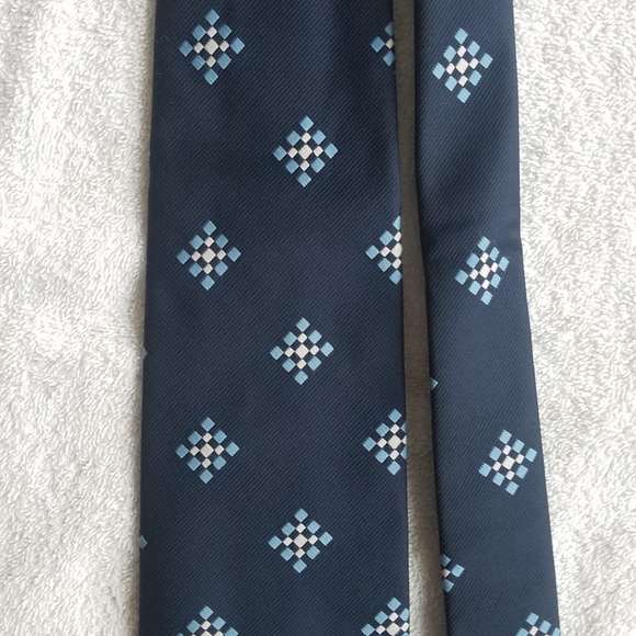 Gimbels by Prince Igor Burma Necktie / Suit Tie in Dark Blue with Squares - Picture 3 of 14